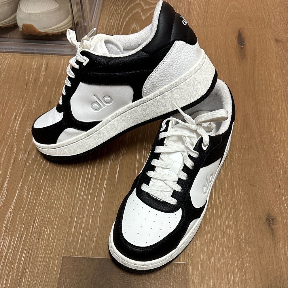 ALO Yoga Monochrome WOMEN'S Sneakers